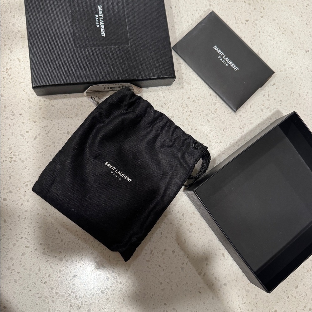 Saint Laurent Fuchsia Card Holder with Black Logo - Picture 12 of 16